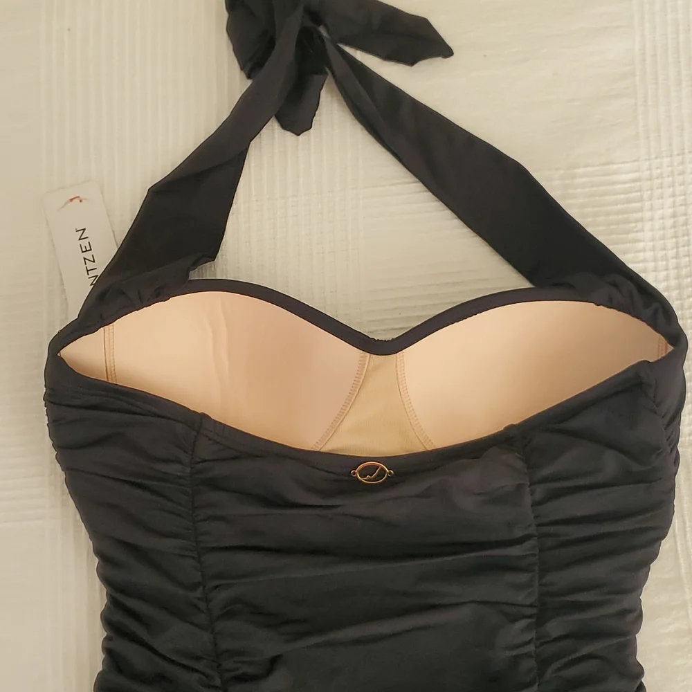 Jantzen Iconic one piece, Black, size 8 $175- now $110 - Picture 3 of 6